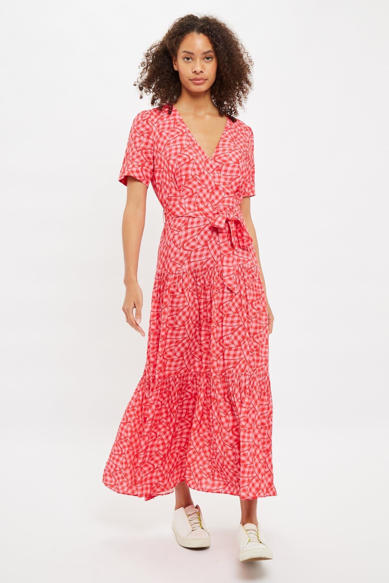Louche Louche Women's Emin Gingham Twist Print Tiered Short Sleeve Midi Dress in Red