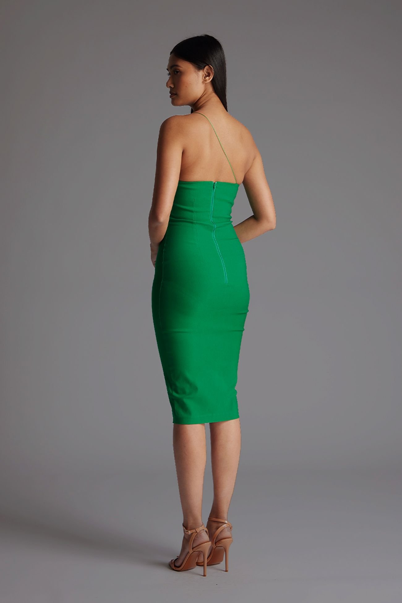 Vesper Vesper Women's Asymmetric One Shoulder Midi Dress in Emerald - 3