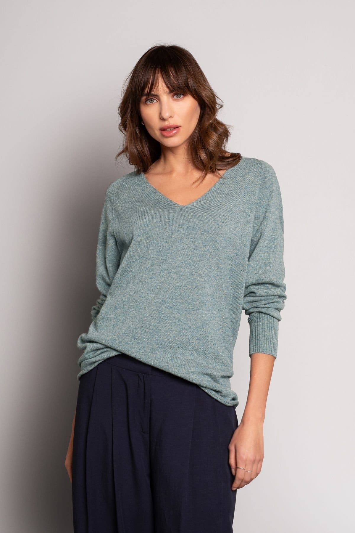 Celtic & Co Celtic & Co Women's GEELONG SLOUCH V SWEATER in Mint - 4