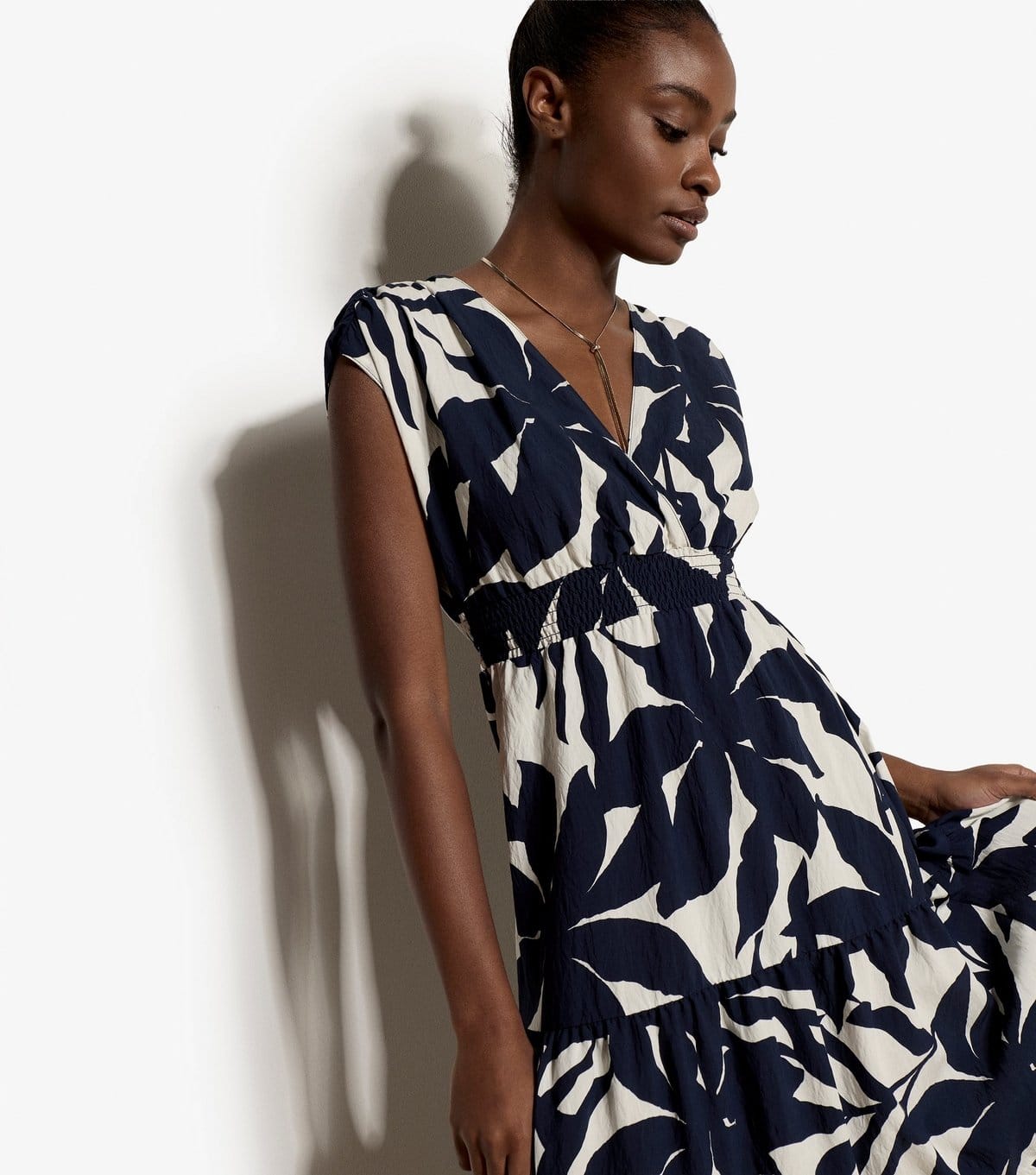 Apricot Women's Blue Floral Silhouette Print Midi Dress Apricot New Look - 4
