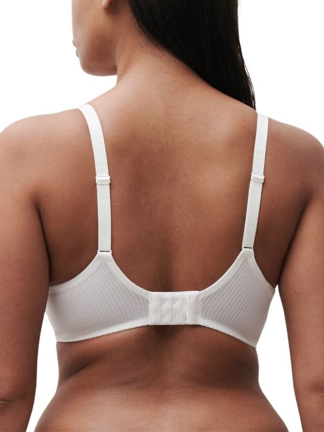 Chantelle Chantelle Women's Legend Plunge T-Shirt Bra in White - 2