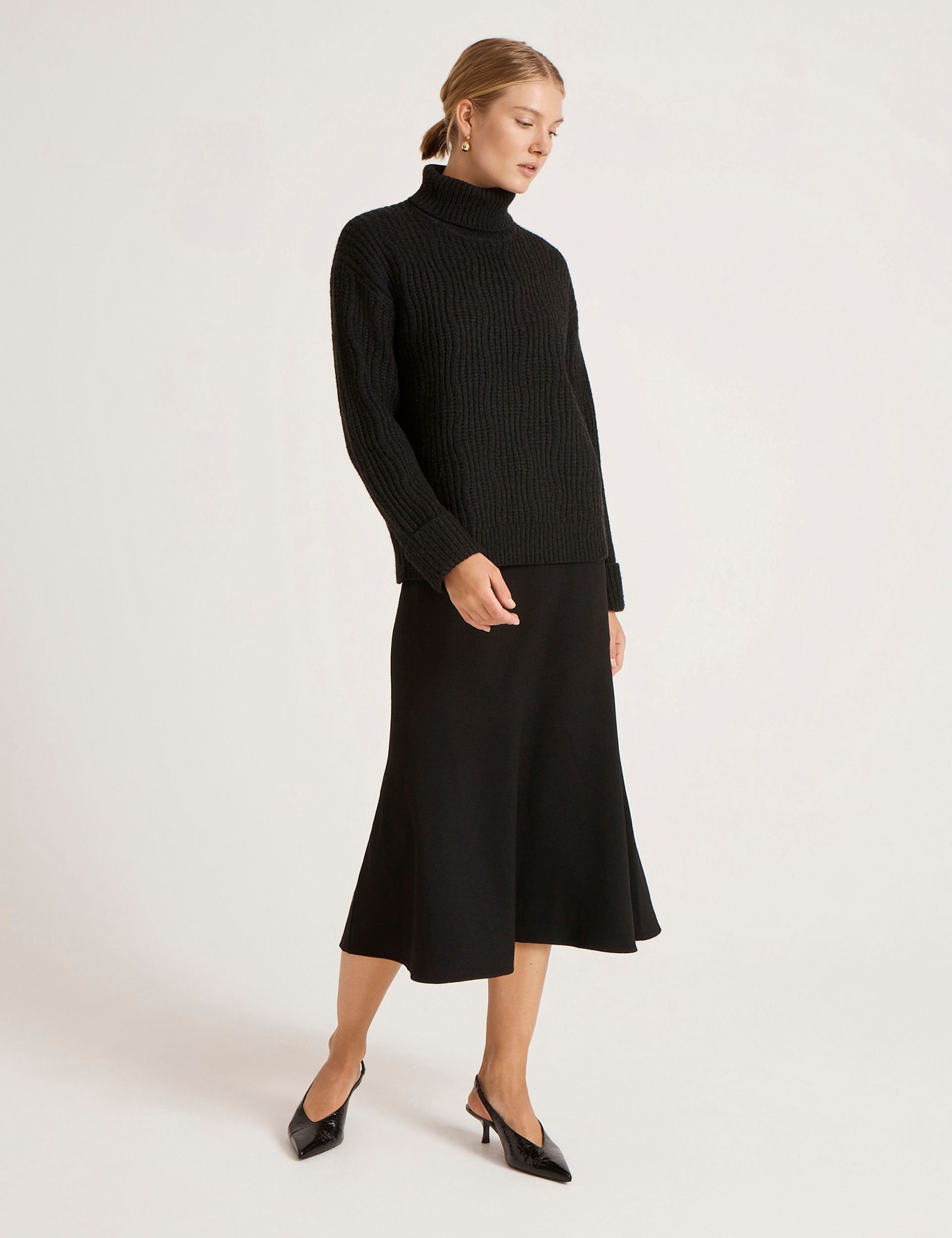 Finery London Finery London Women's Albie Roll Neck Knitted Jumper in Black - 2