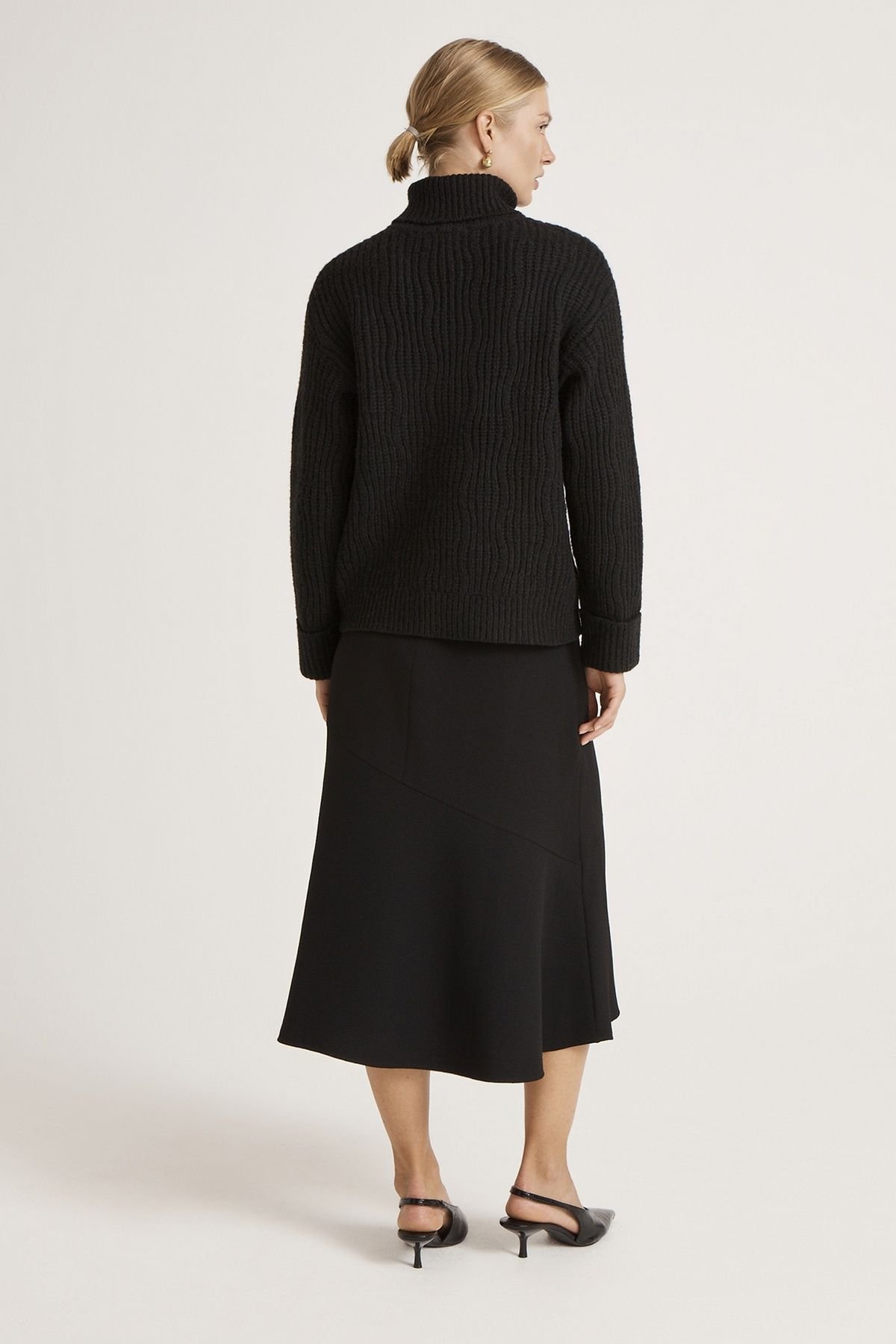 Finery London Finery London Women's Albie Roll Neck Knitted Jumper in Black - 3