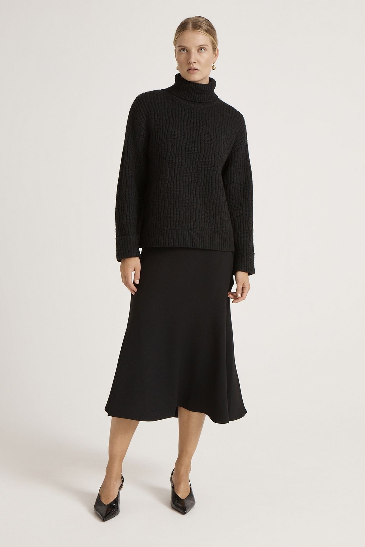 Finery London Finery London Women's Albie Roll Neck Knitted Jumper in Black - 4