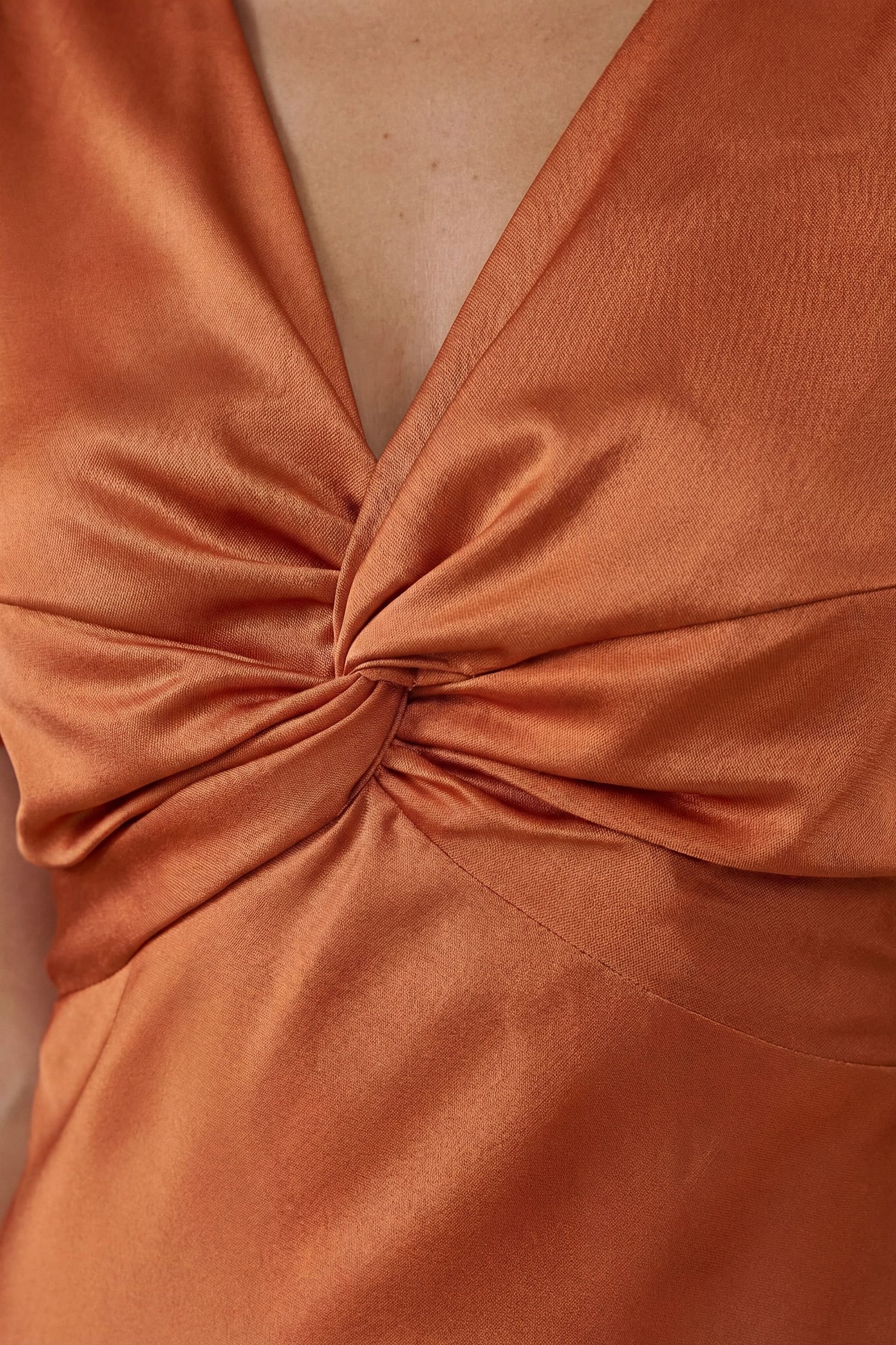 Oasis Oasis Women's Rust Satin Twist Front Angel Sleeve Midi Bridesmaid Dress - 4