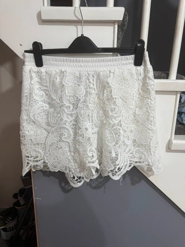 New Look BNWT ladies lace white shorts size M