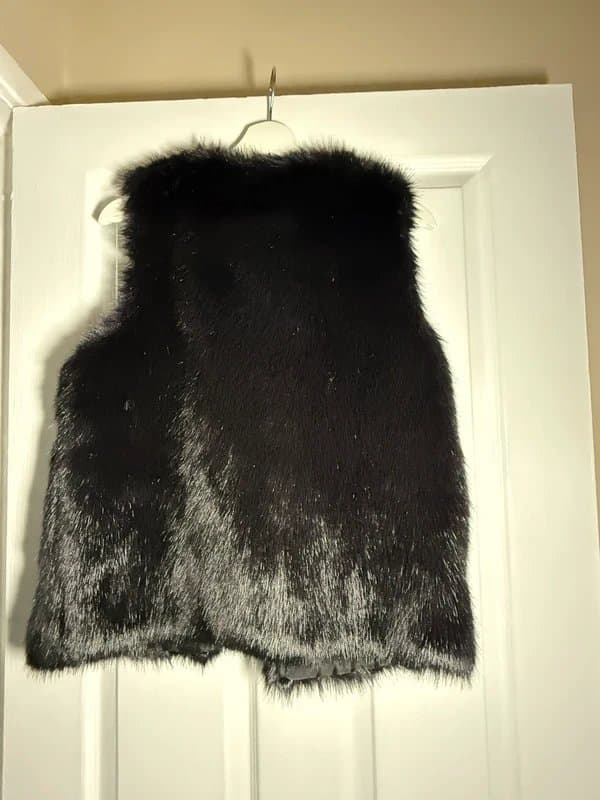 Topshop Topshop black faux fur gilet - Size 10