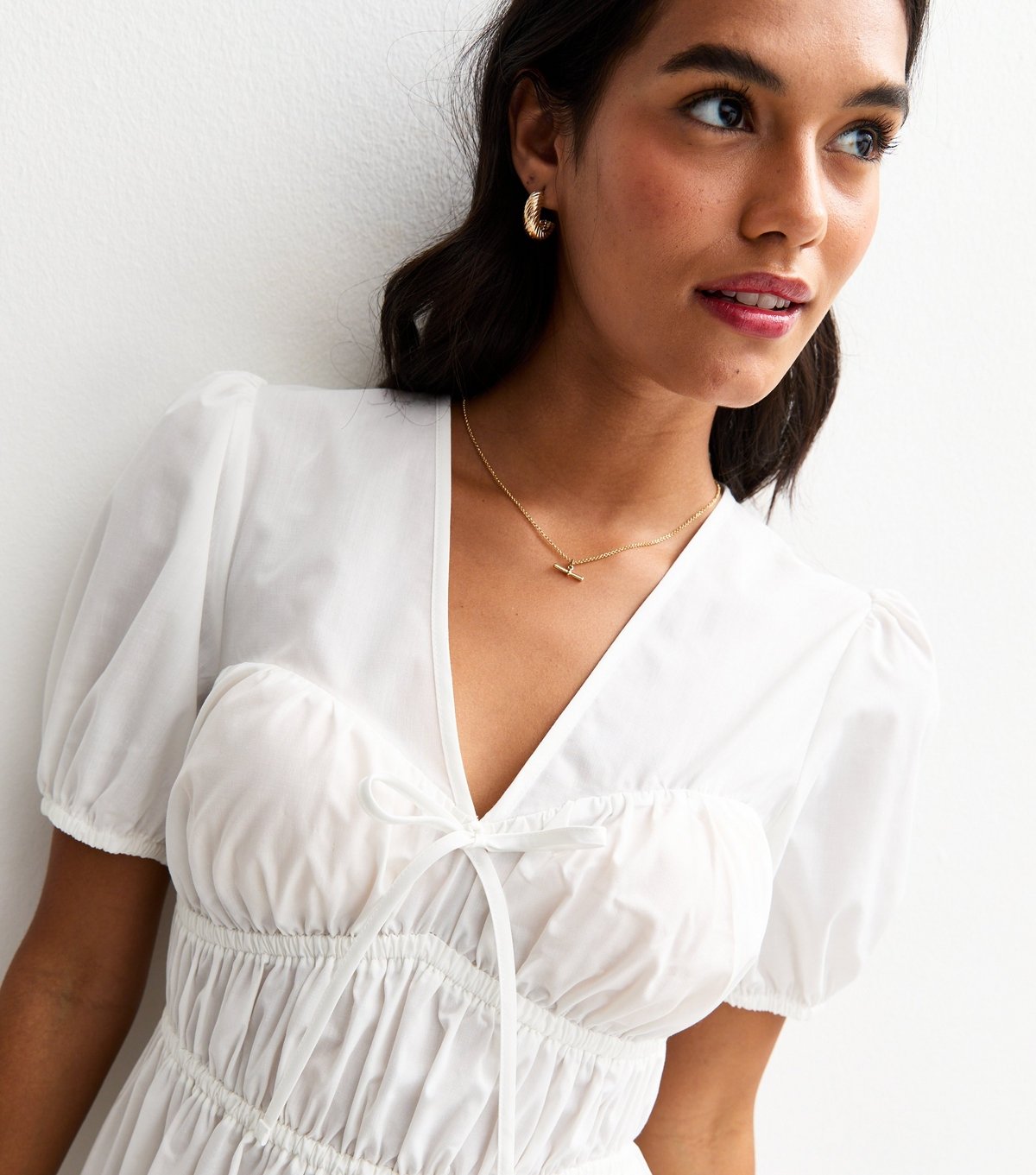 New Look Women's White V Neck Shirred Bodice Bow Front Midi Dress New Look - 2