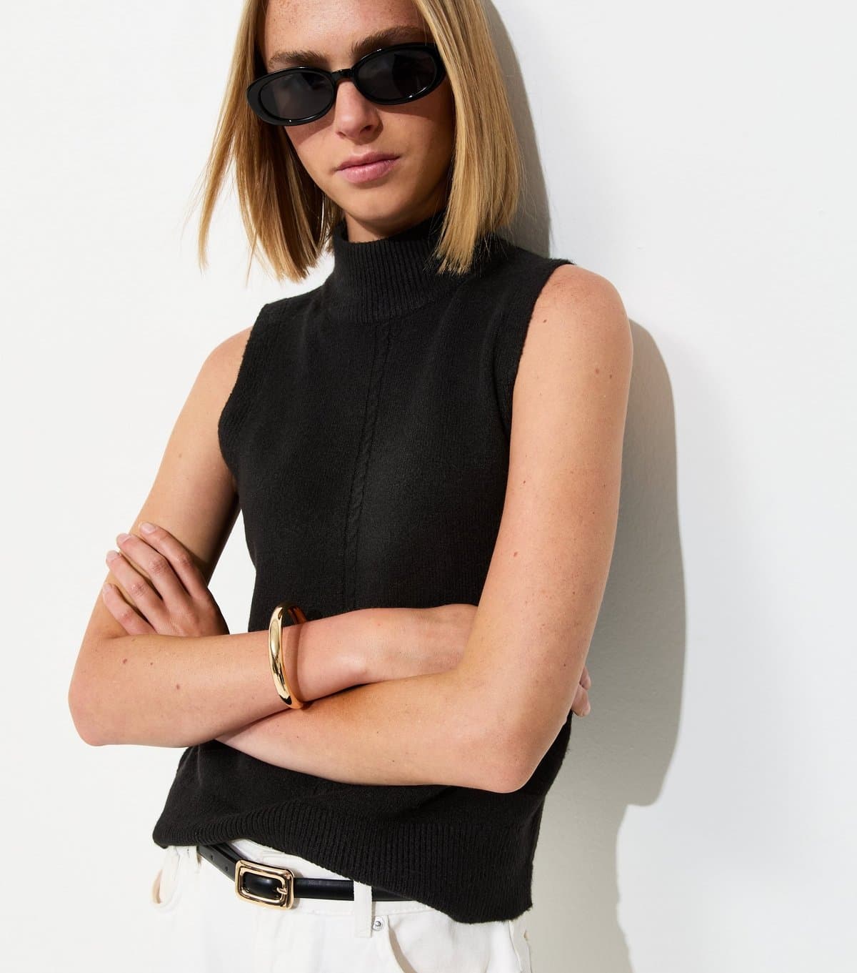 New Look Women's Black Knitted High Neck Tabard Vest New Look