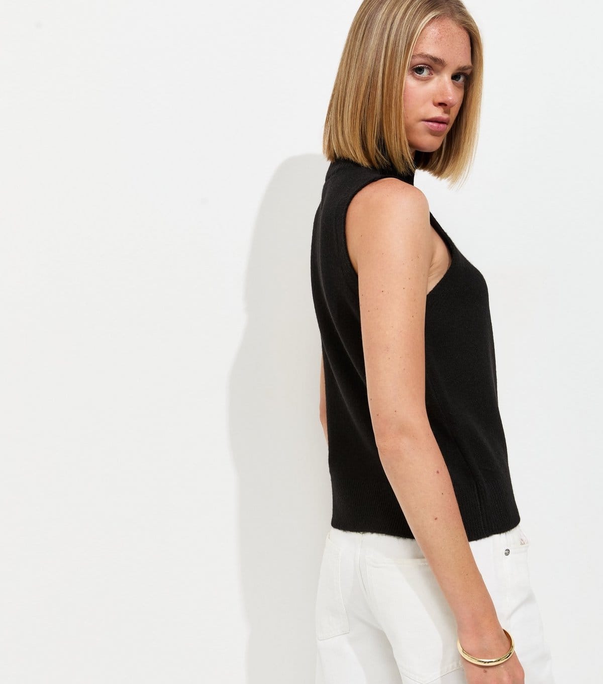 New Look Women's Black Knitted High Neck Tabard Vest New Look - 4