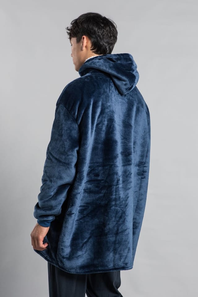 Tokyo Laundry Tokyo Laundry Men's Hooded Blanket with Kangaroo Pocket in Navy - 2