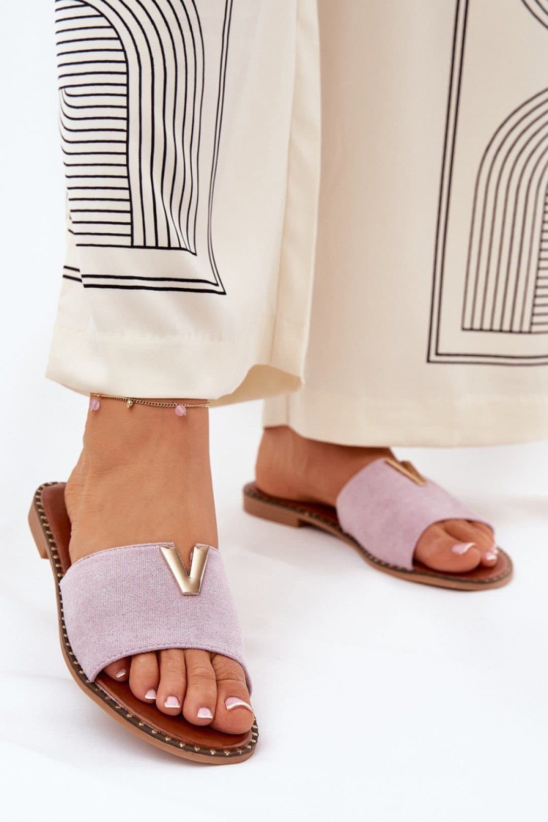 Love Lace Love Lace Women's Suede Flat Heel Sandals with Drative Straps for Summer in Violet