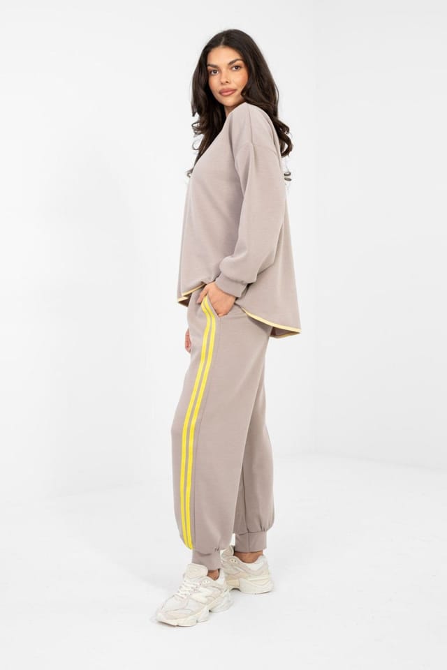Love Lace Love Lace Women's Stylish Sweatshirt & Pants Tracksuit Set in Taupe - 2