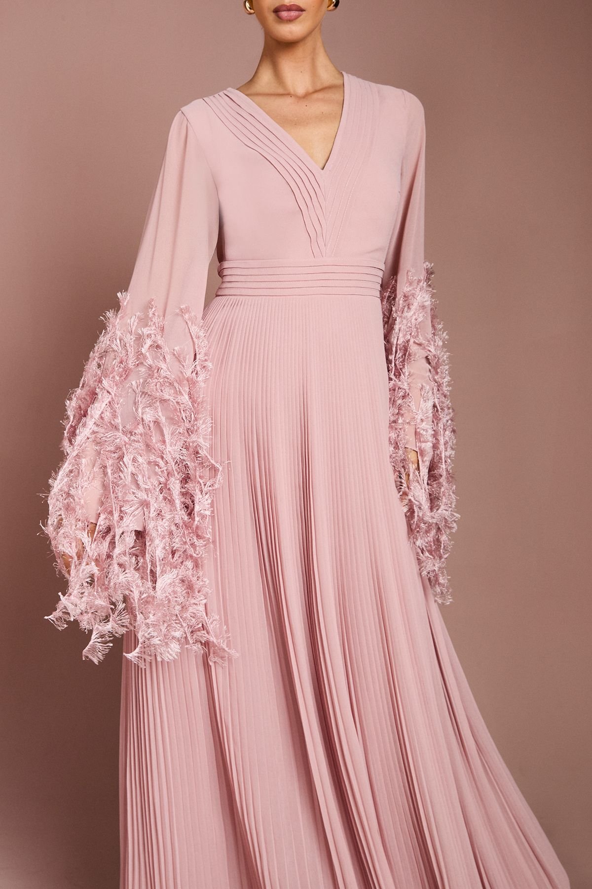 Coast Coast Women's Feather Cuff V Neck Georgette Maxi Dress in Blush - 4