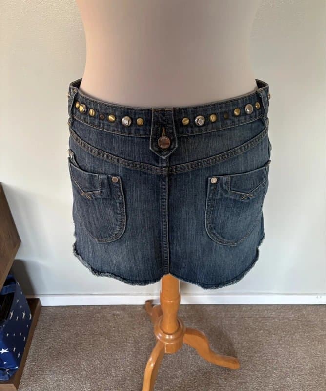 Karen Millen Vintage Karen Millen low rise gold silver stud denim mini skirt - size 12 fits a 10