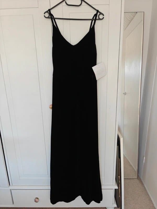 IVY OAK Beautiful velvet black dress