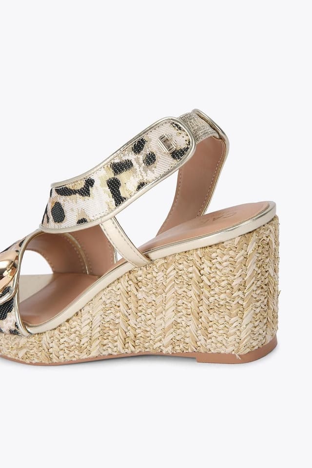 Carvela Carvela Women's 'Sorano Wedge' Fabric Sandals in Gold - 3