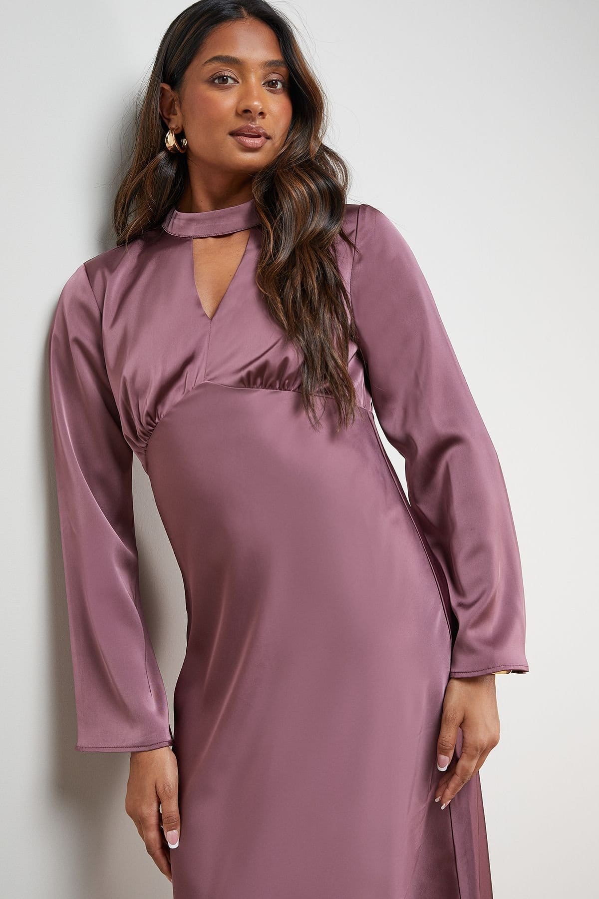 Oasis Oasis Women's Satin Cut Out Flare Sleeve Bias Midi Dress in Mauve - 4