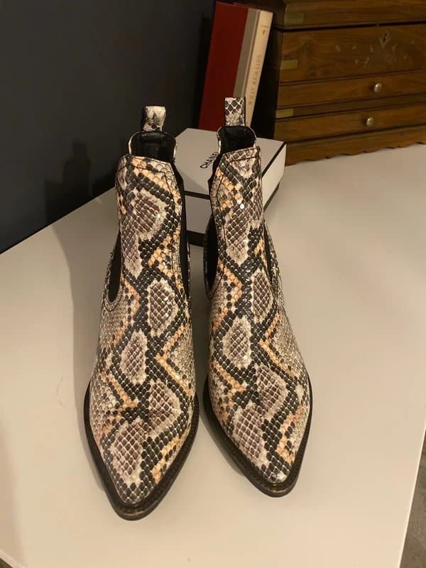 Betsy Snake skin Betsy boots 40/6.5