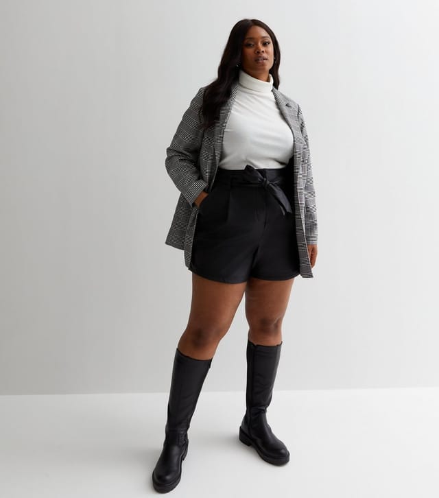 New Look Women's Plus Size Black Leather-Look Belted Shorts Curves New Look - 3