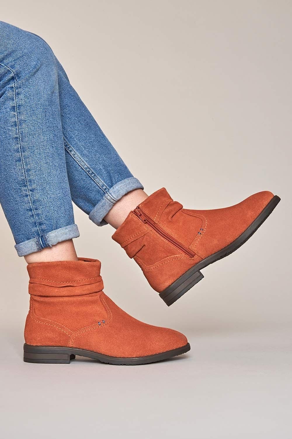 Moshulu Moshulu Women's 'Pipistrelle 3' Ruched Suede Pixie Ankle Boots in Terracotta