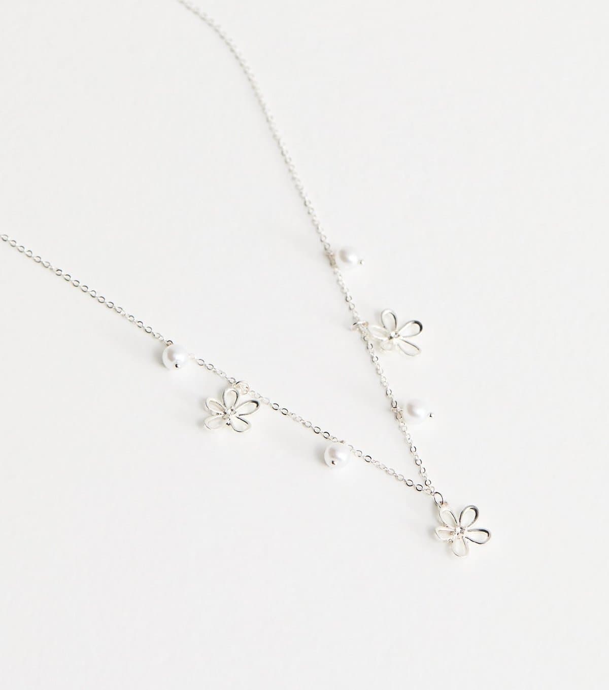 New Look New Look Silver Tone Cutout Flower Charm Necklace