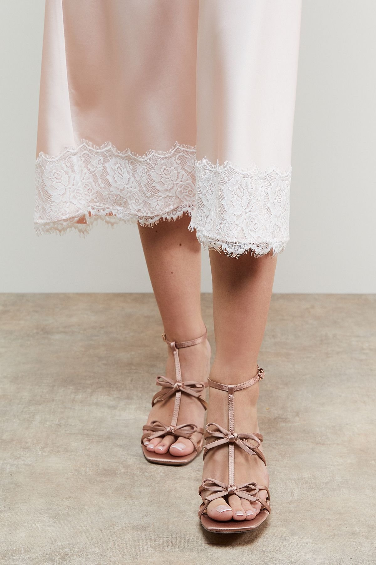 Oasis Oasis Women's Dalpha Satin Bow Multi Strappy High Stiletto Heel Sandals in Mocha - 3