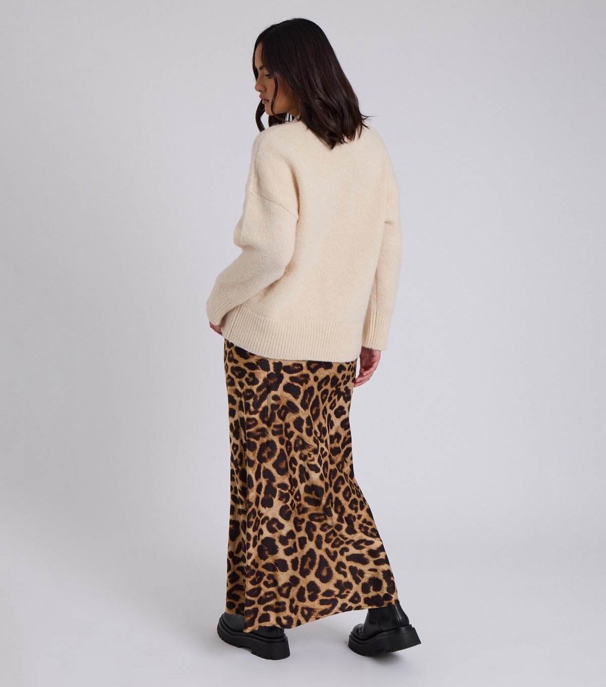 Urban Bliss Women's Cream Wool Blend Crew Neck Jumper Urban Bliss New Look - 4