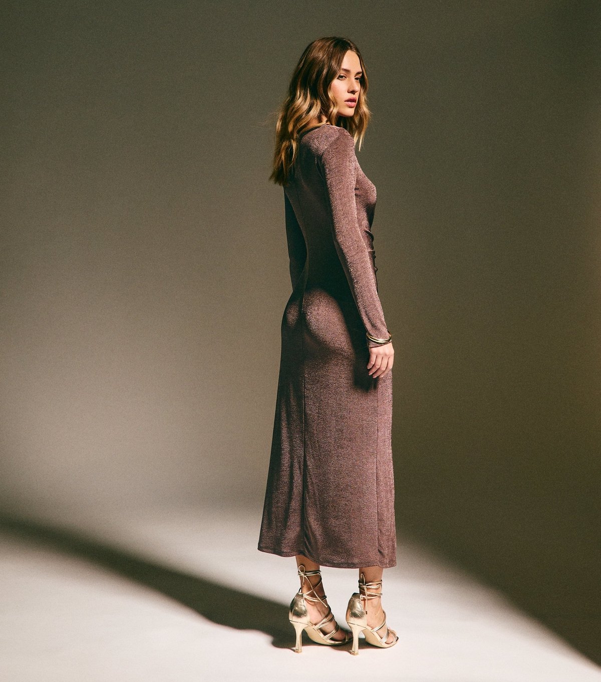 New Look Women's Dark Brown Side Knot Ruched Long Sleeve Midi Dress New Look - 4