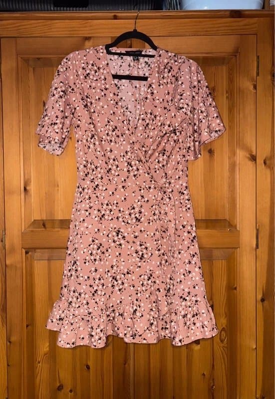 New Look New Look pink short-sleeved wrap dress - size 12