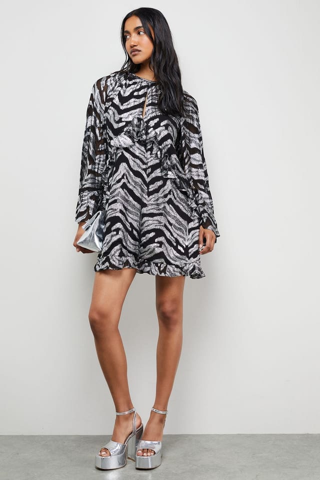 Warehouse Warehouse Women's Flippy Hem Volume Sleeve Viscose Zebra Jacquard Dress in Black - 2