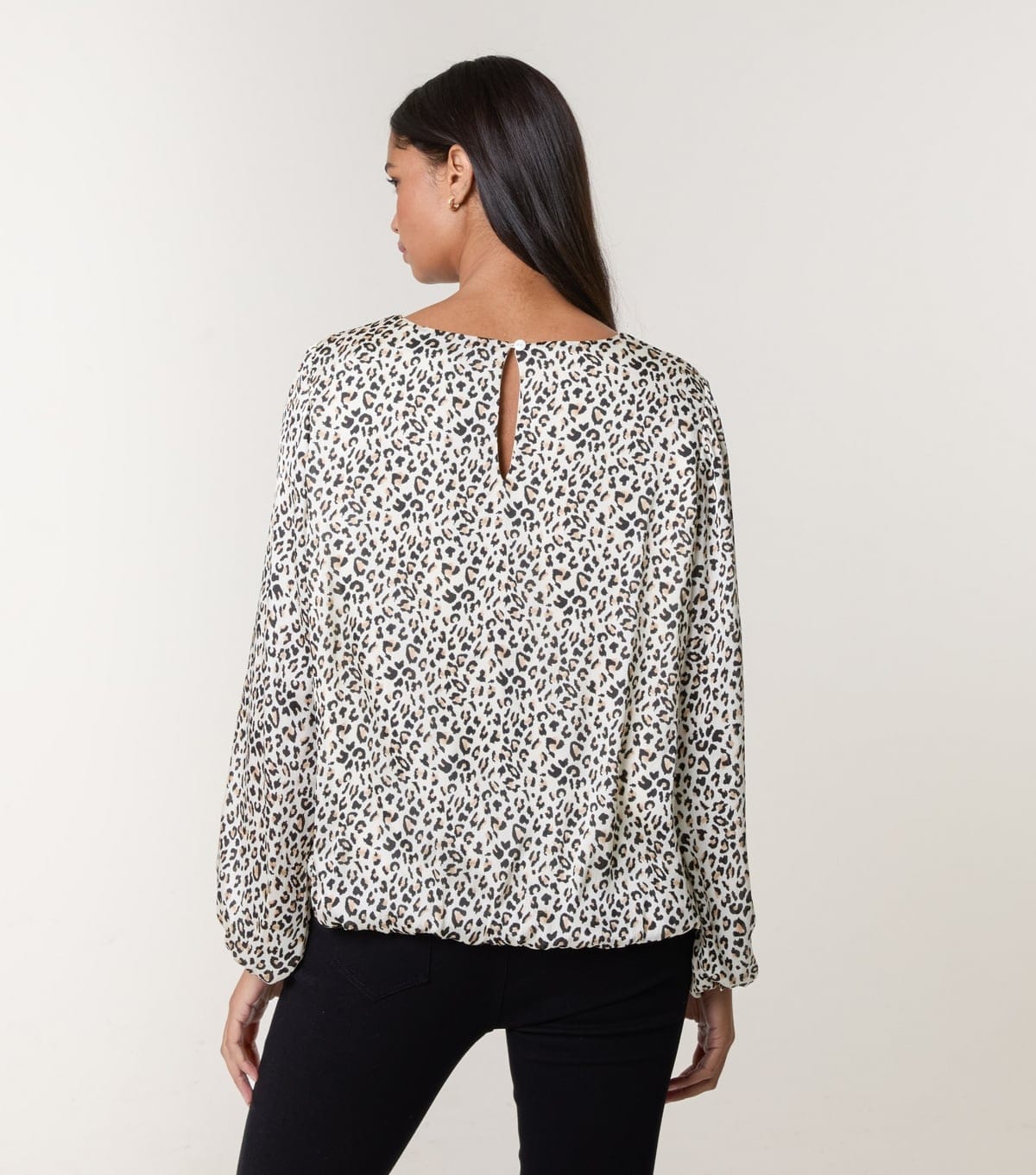 Blue Vanilla Women's Black Leopard Print Crew Neck Top Blue Vanilla New Look - 4
