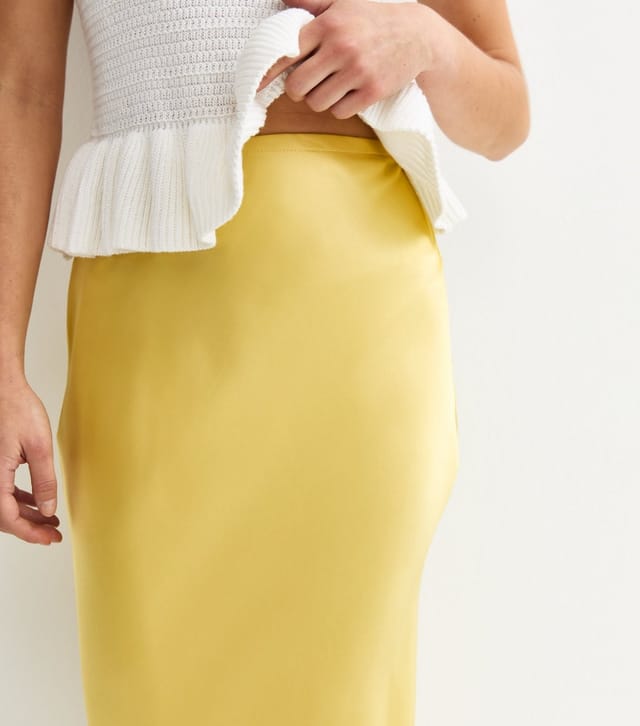 New Look Women's Petite Light Green Satin Bias Cut Midi Skirt New Look - 2