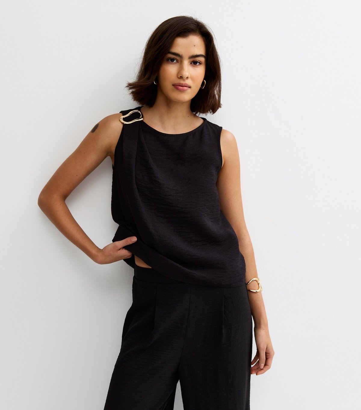 New Look Women's Black Hardware Detail Sleeveless Tank Top New Look - 2