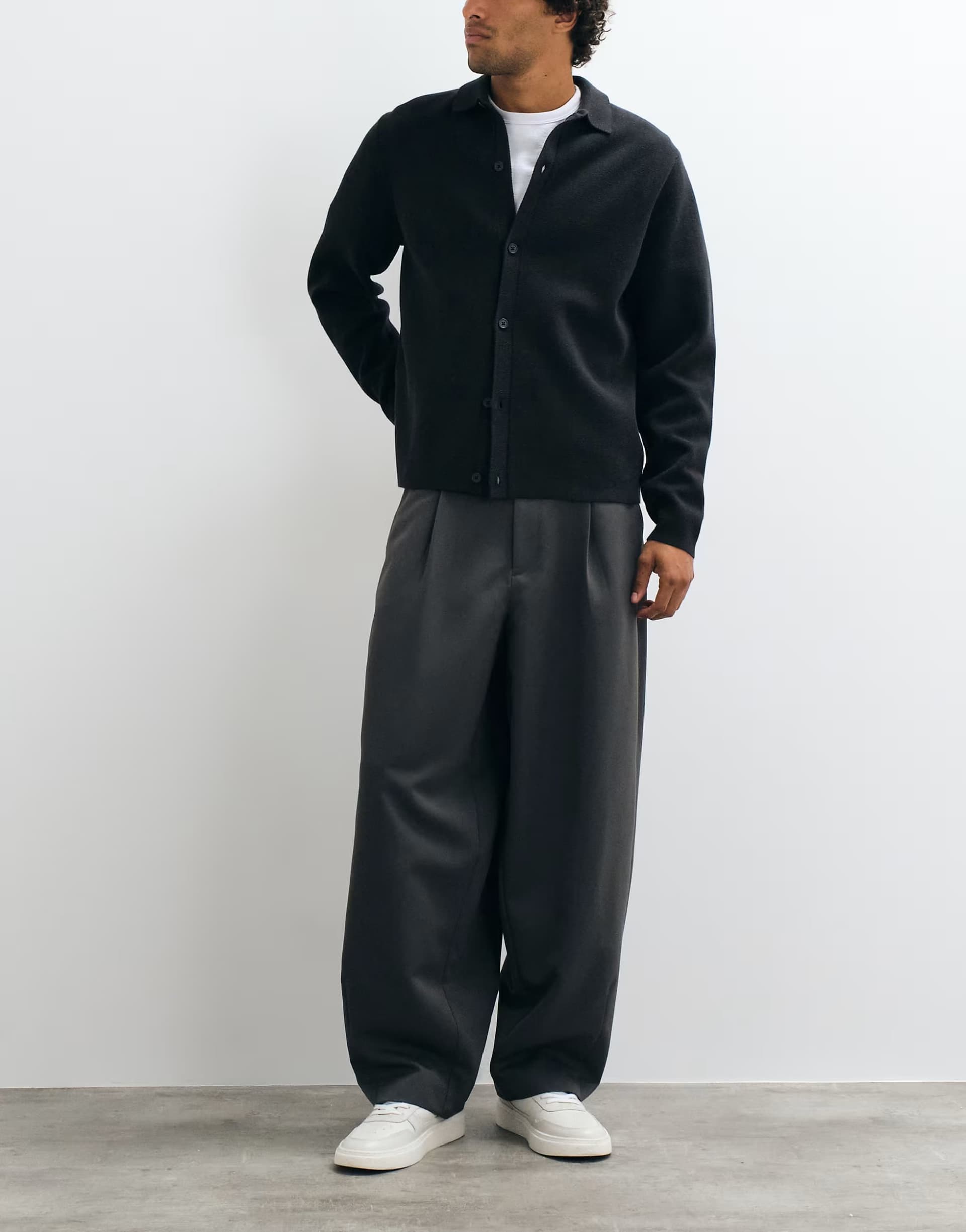 ASOS ASOS DESIGN tailored pleated wide barrel leg trousers in charcoal