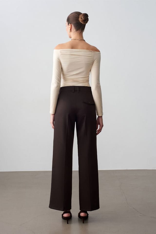 Dilvin Dilvin Women's Wide-Leg Mid-Waist Woven Trousers in Dark Brown - 2