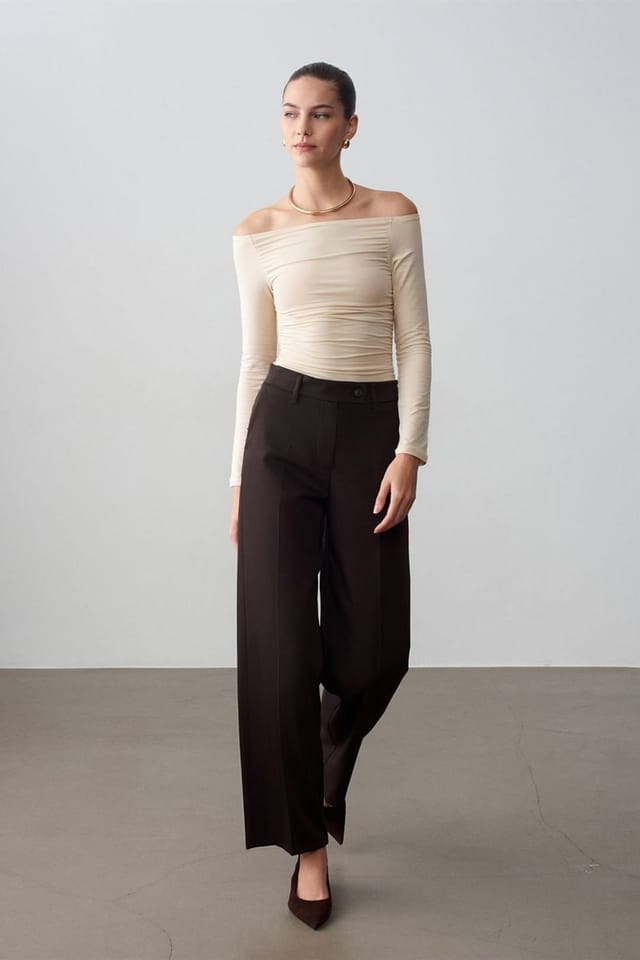 Dilvin Dilvin Women's Wide-Leg Mid-Waist Woven Trousers in Dark Brown - 3