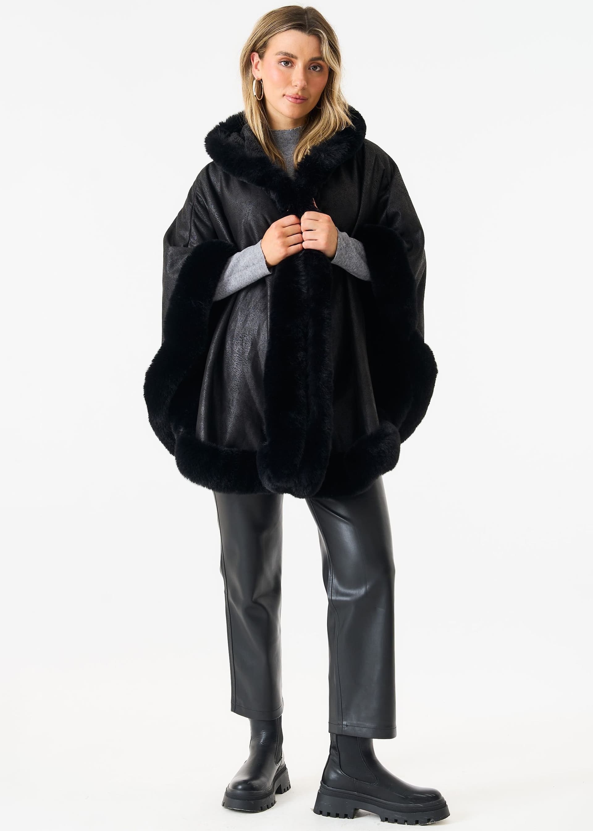 Gini London Gini London Women's Black Faux Fur Trim Poncho Cape