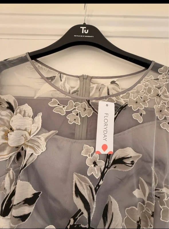 Floryday Beautiful Floryday Silver/Grey Events Dress.