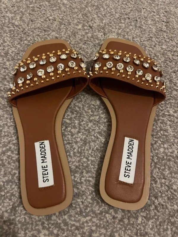 Steve Madden Steve Madden flat sandals with beads in tan