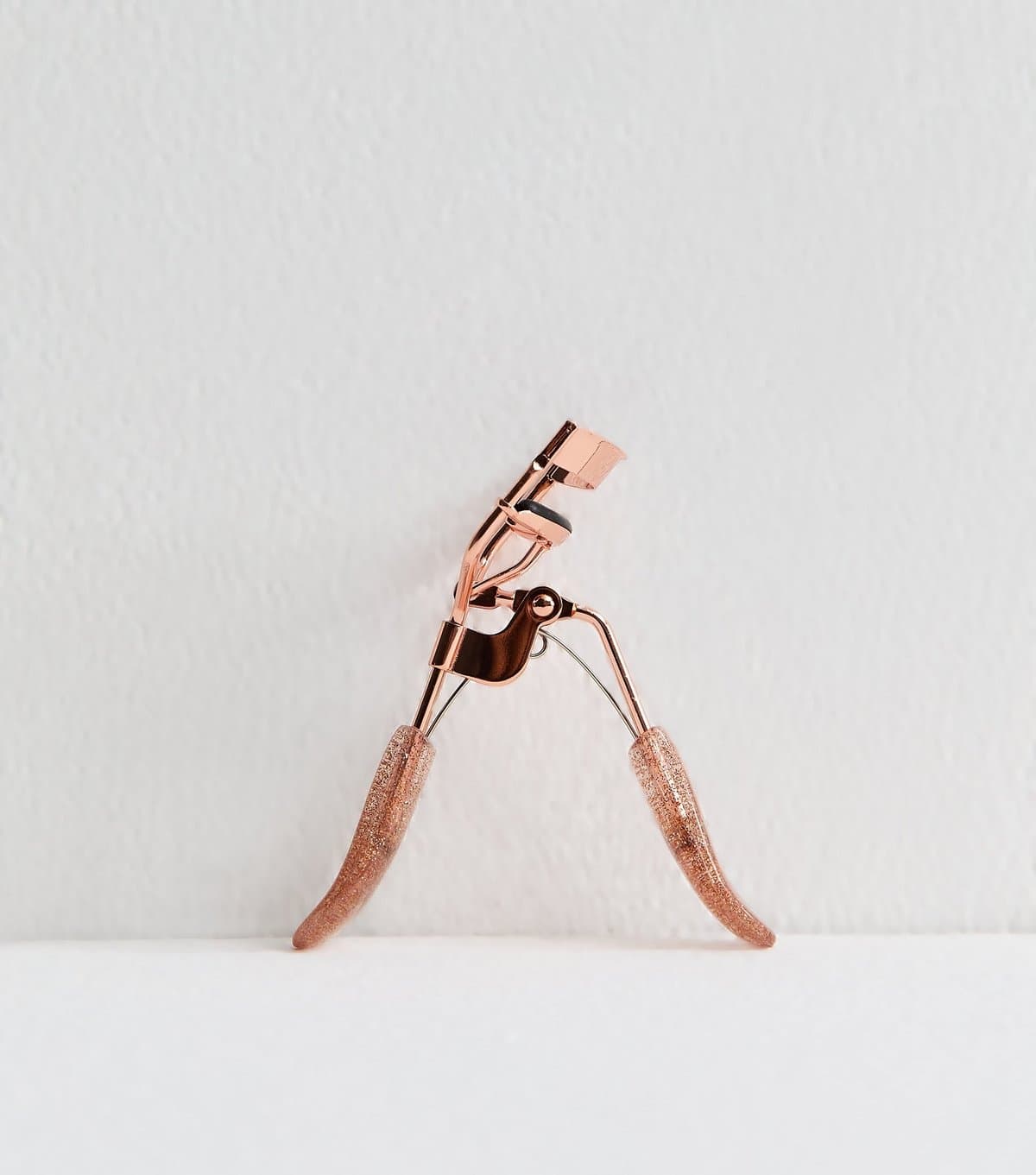 New Look Rose Gold Tone Glitter Handle Eyelash Curler New Look