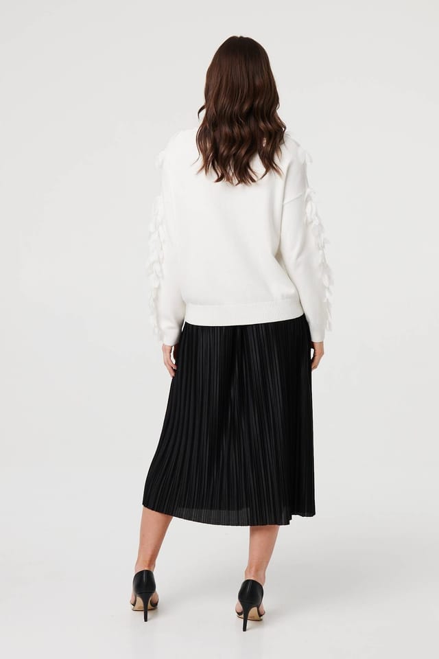 Izabel London Izabel London Women's Feather Embellished Long Sleeve Jumper in White - 3