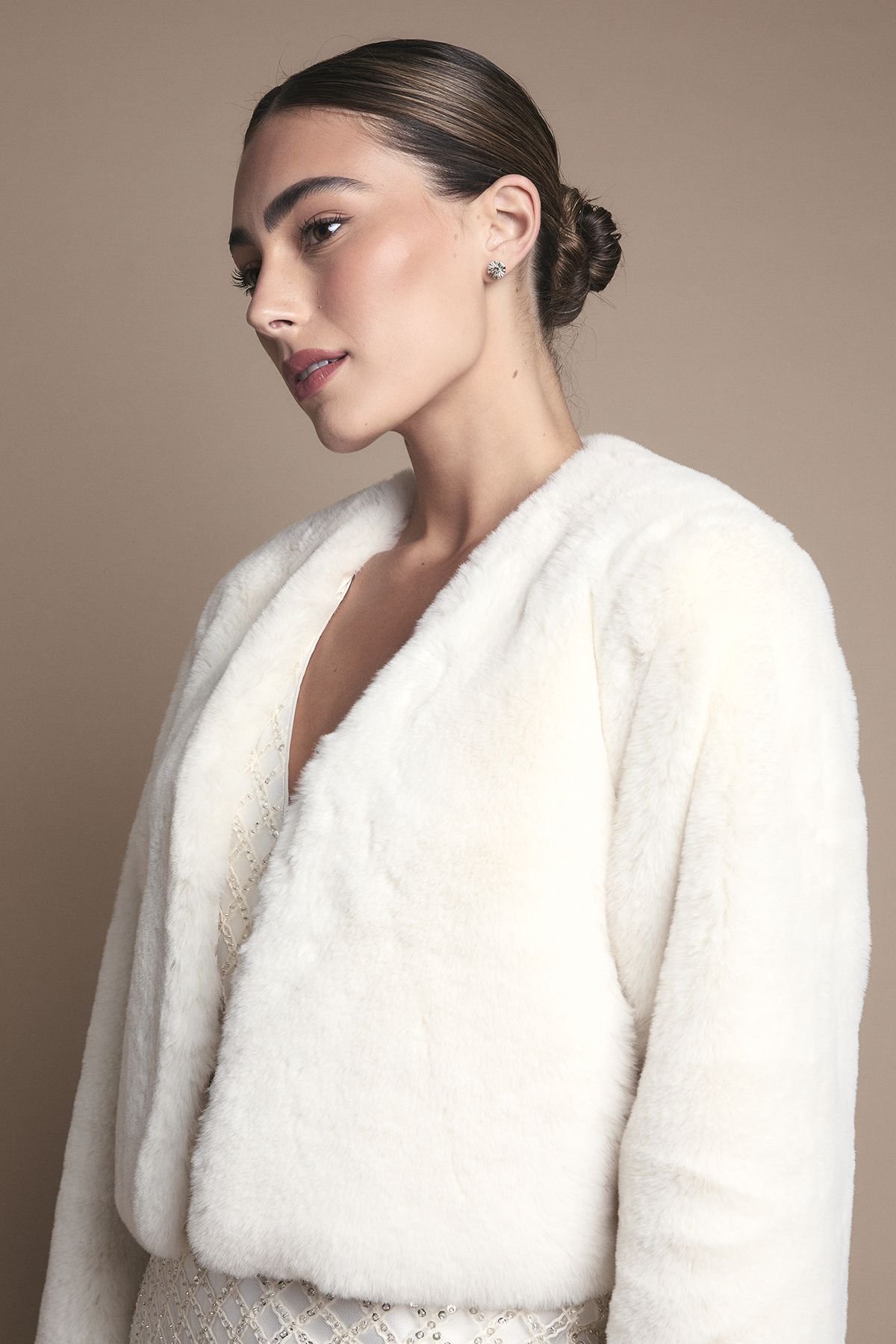 Coast Coast Women's Ivory Occasion Short Edge To Edge Faux Fur Coat - 4