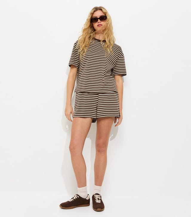 New Look Women's Brown and White Cotton Striped Jogger Shorts New Look - 2