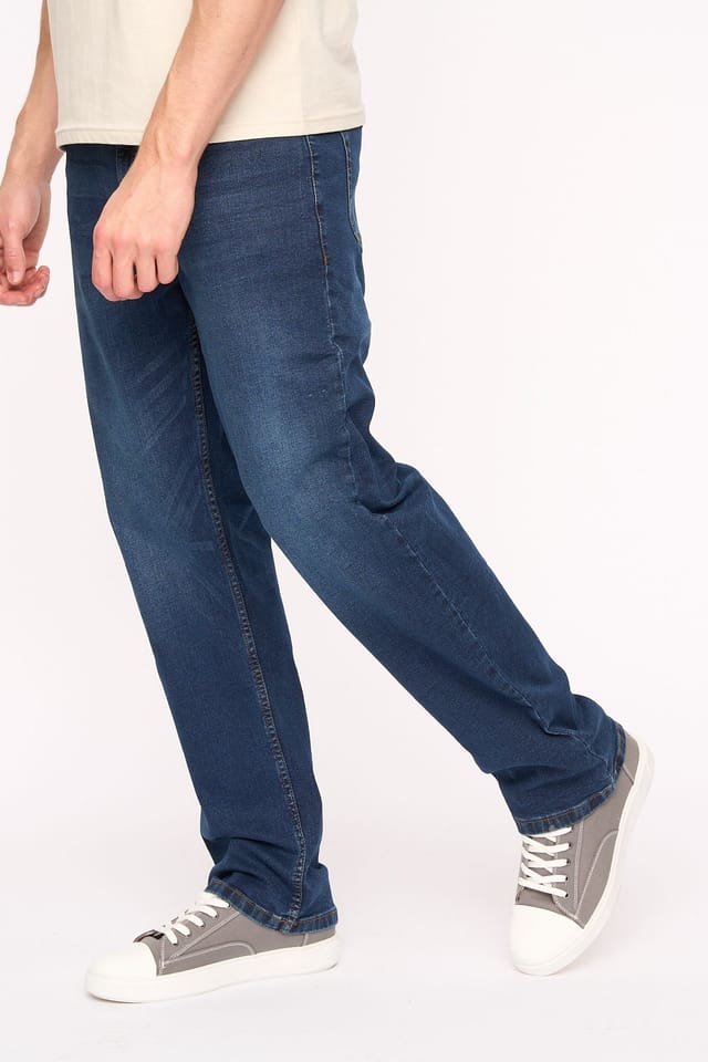 Duck&Cover Duck&Cover Men's Kelvyn Relaxed Fit Comfort Stretch Jeans in Dark Blue - 3