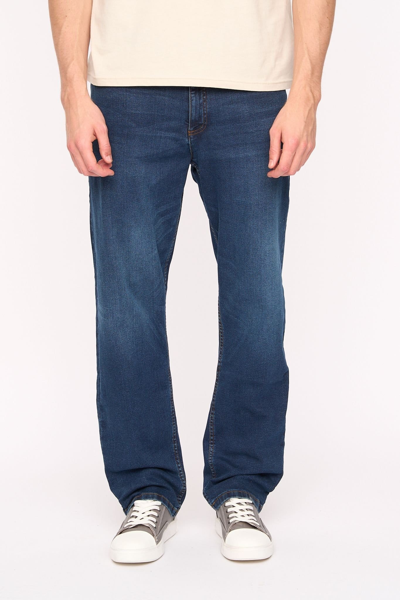 Duck&Cover Duck&Cover Men's Kelvyn Relaxed Fit Comfort Stretch Jeans in Dark Blue - 4
