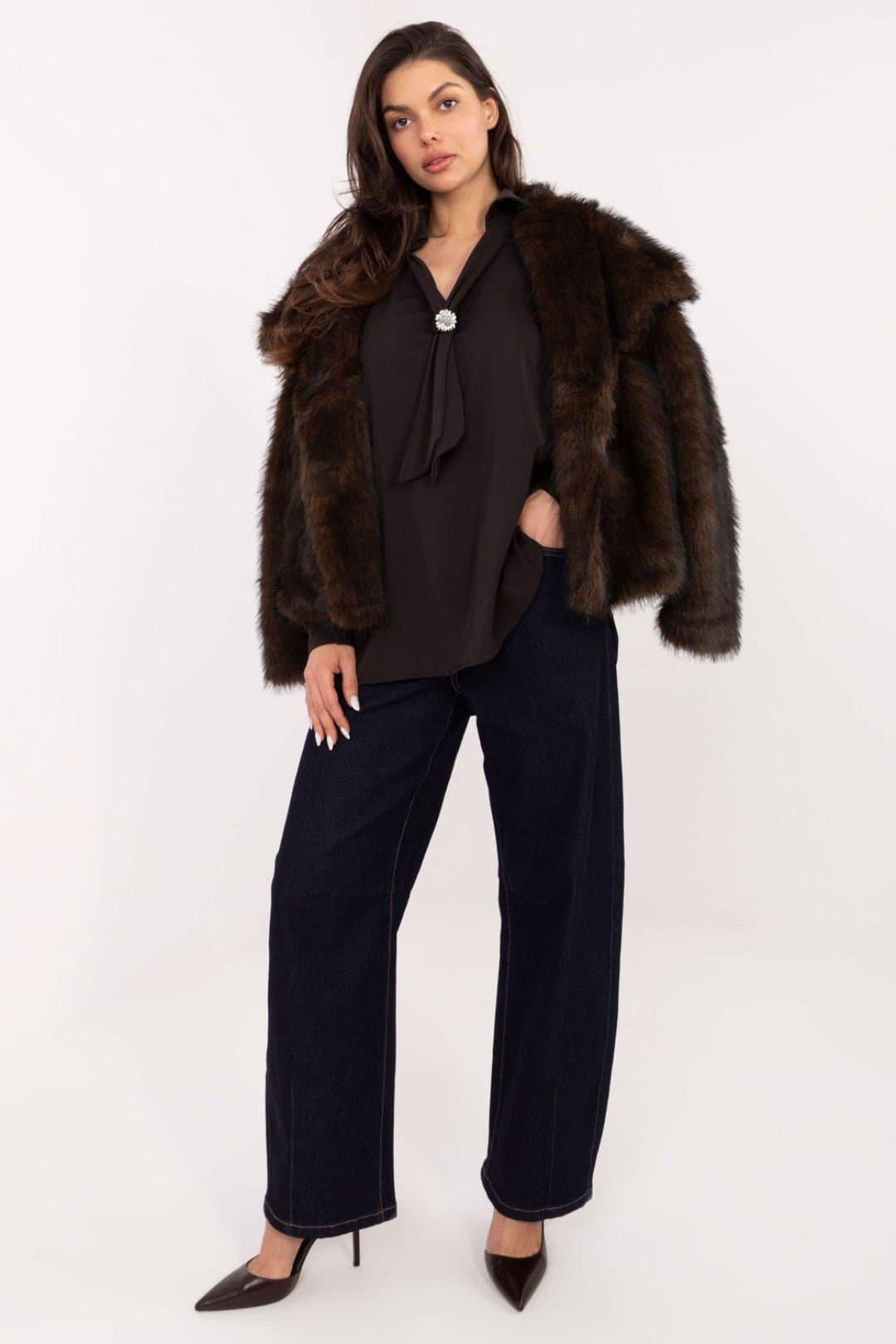 Love Lace Love Lace Women's Elegant Polyester V Neck Tie Blouse with Brooch in Black