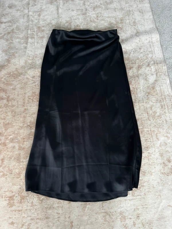 New Look Black satin skirt