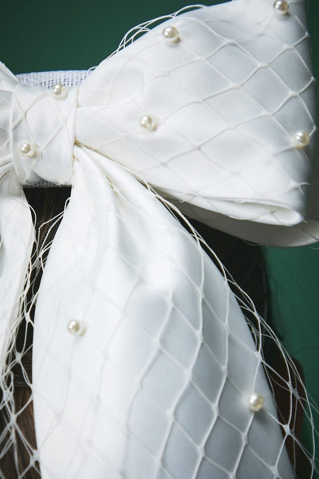 Coast Coast Women's Lisa Tan Bridal Bow Pill Box Fascinator in Ivory - 3