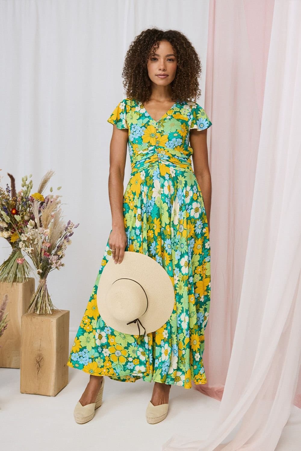Izabel London Izabel London Women's Floral Ruched Cap Sleeve Maxi Dress in Green